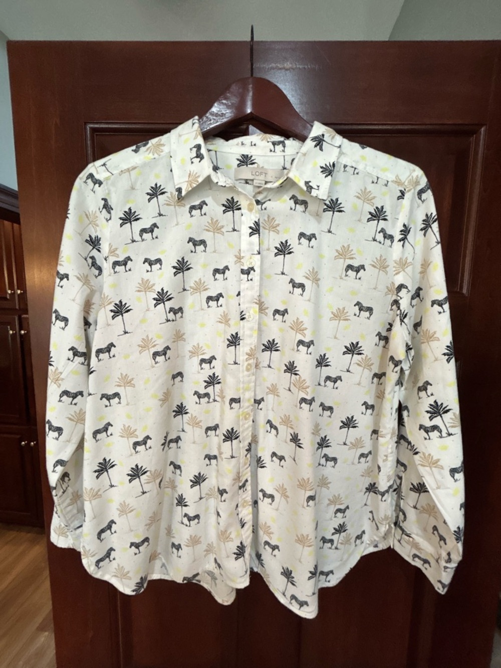 LOFT Zebra Palm Tree Safari Print Button Blouse Women’s Large Petite LP